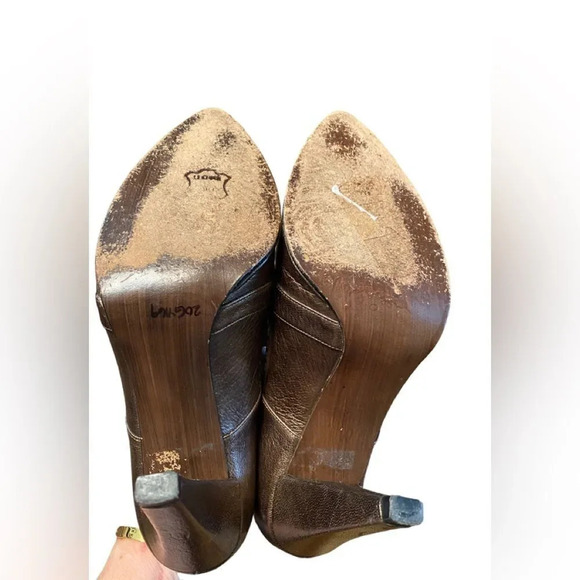 STUART WEITZMAN Cut Out Lace Up Heel Pump Oxford Metallic Bronze - Picture 7 of 9